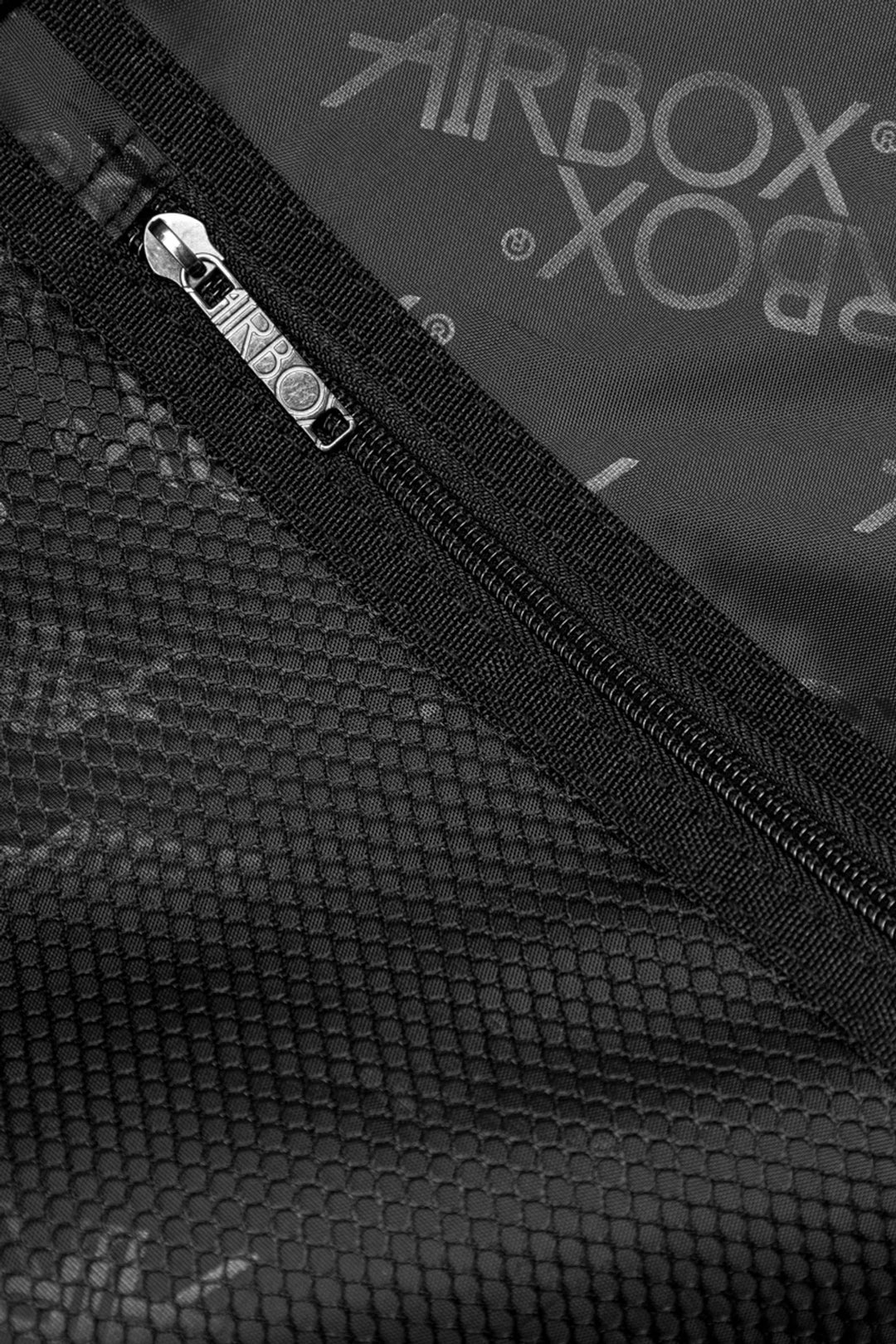 Airbox AZ18 Mellanstor Resväska 66cm - Svart