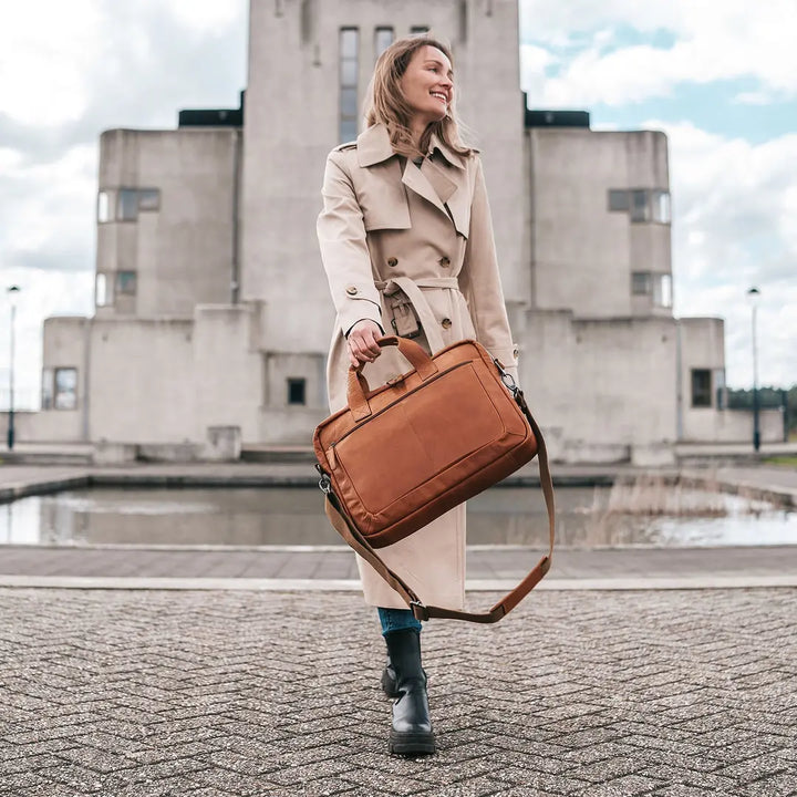 The Chesterfield Brand Calvi Datorväska 15.6" - Mörkbrun