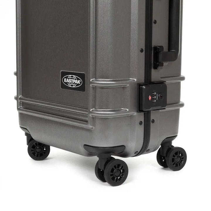 Eastpak Resist'r Case Kabinväska 55cm - Brushed Black