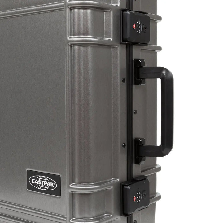 Eastpak Resist'r Case Kabinväska 55cm - Brushed Black