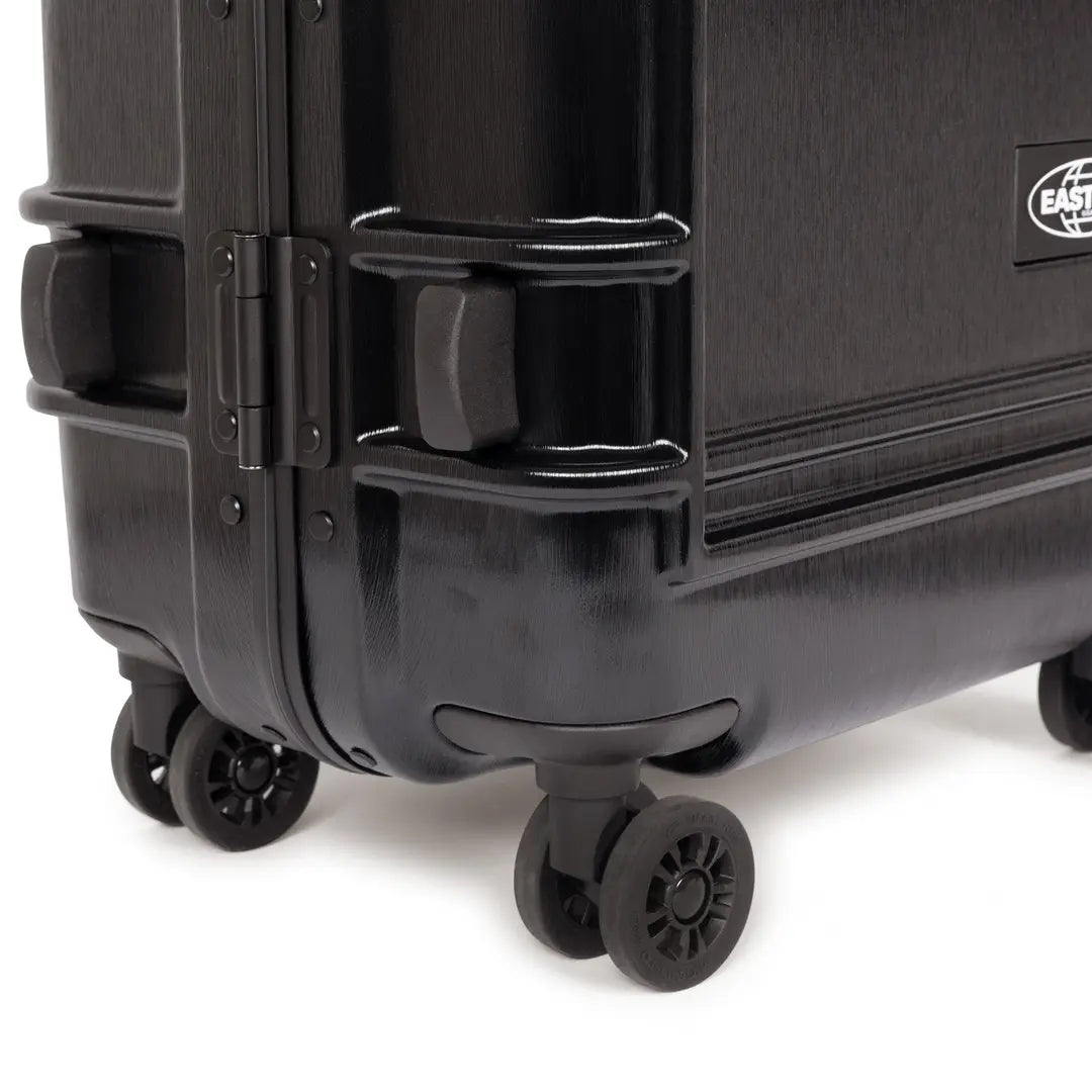 Eastpak Resist'r Case Kabinväska 55cm - Brushed Black
