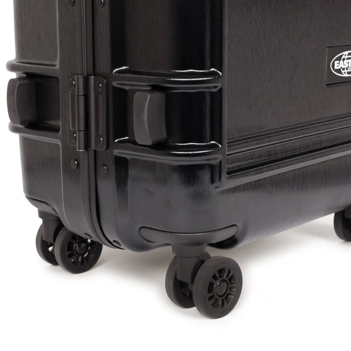 Eastpak Resist'r Case Kabinväska 55cm - Brushed Black