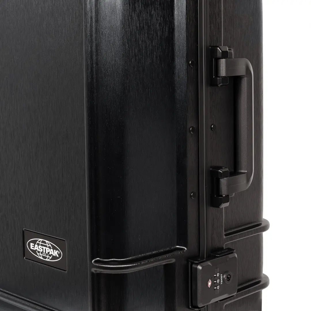 Eastpak Resist'r Case Kabinväska 55cm - Brushed Black