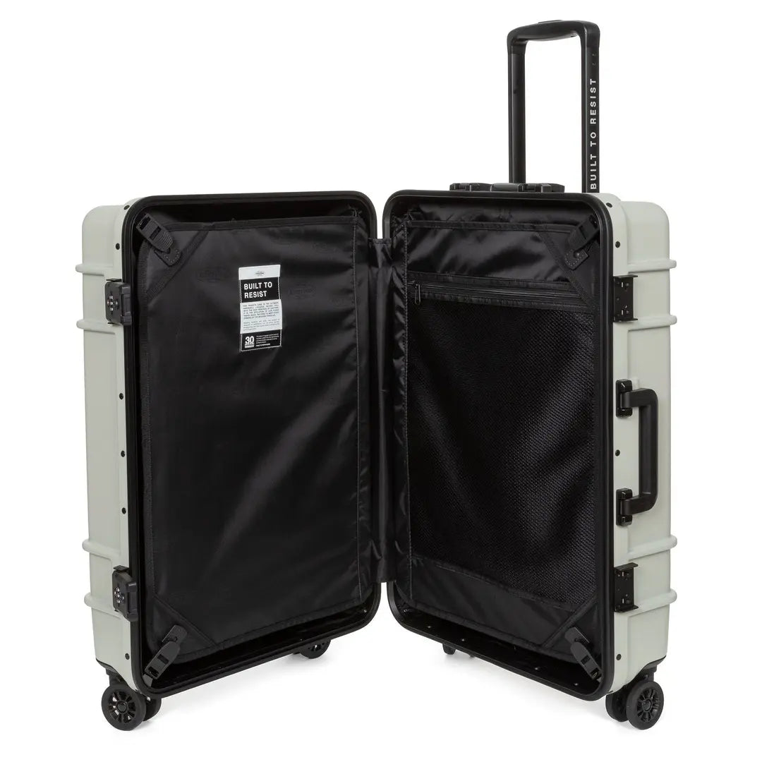Eastpak Resist'r Case Kabinväska 55cm - Brushed Black