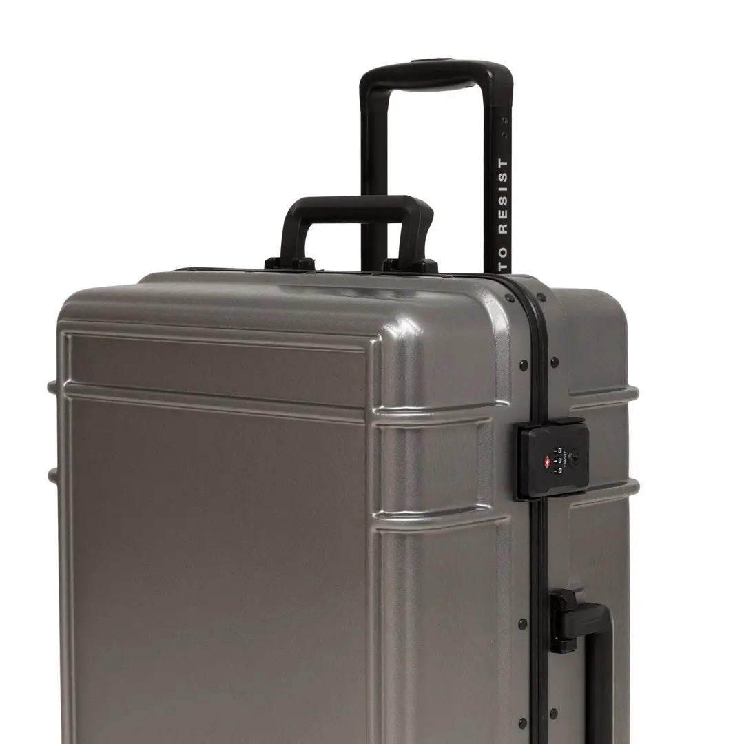 Eastpak Resist'r Case Kabinväska 55cm - Brushed Black