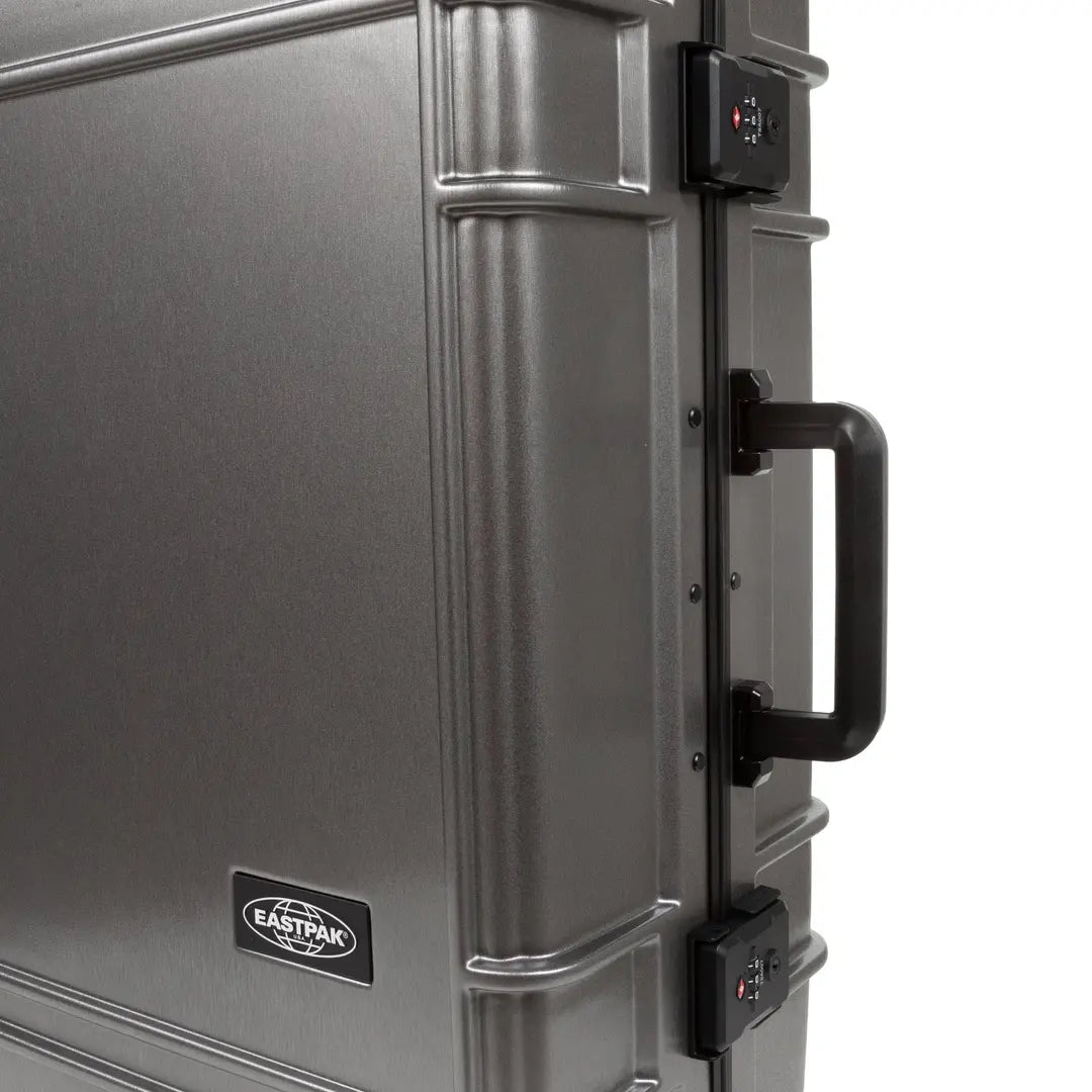 Eastpak Resist'r Case Kabinväska 55cm - Brushed Black