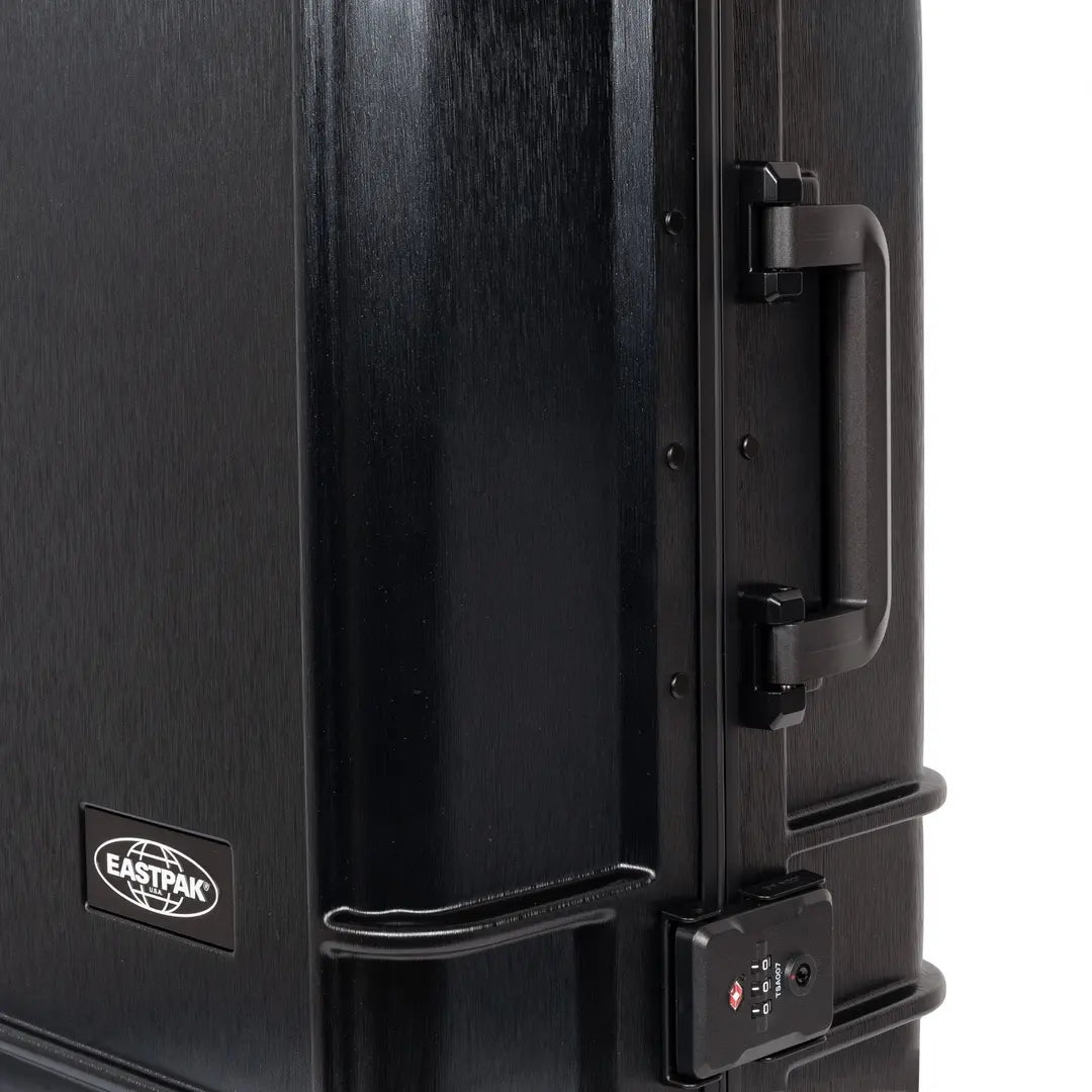 Eastpak Resist'r Case Kabinväska 55cm - Brushed Black