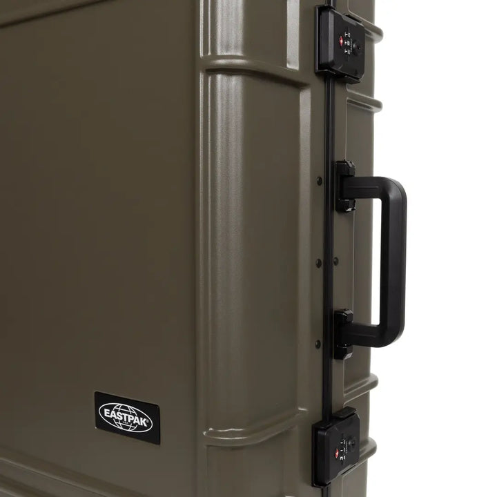 Eastpak Resist'r Case Kabinväska 55cm - Brushed Black