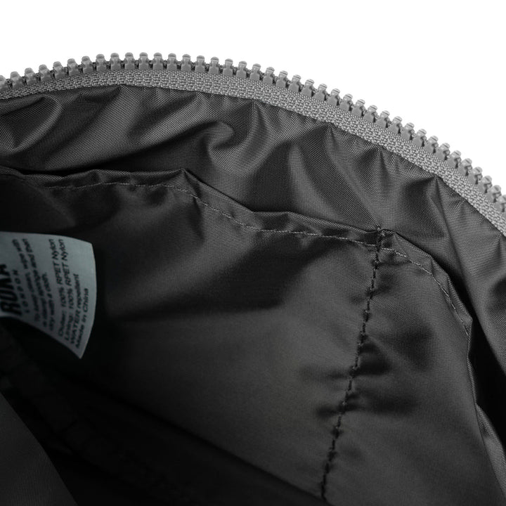 Roka London Farringdon Crossbodyväska - Ice